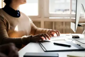 O que é NR1 e saúde mental no trabalho